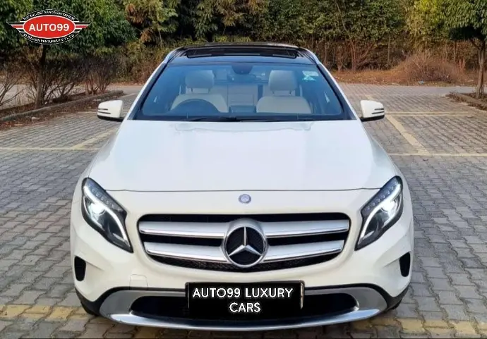 SOLD Mercedes Benz GLA 200 sports (PETROL)