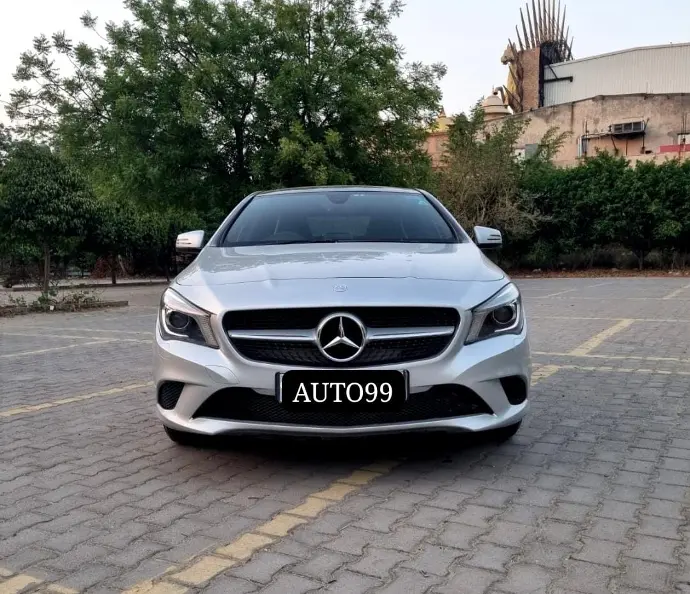 Mercedes Benz CLA 200 (PETROL)