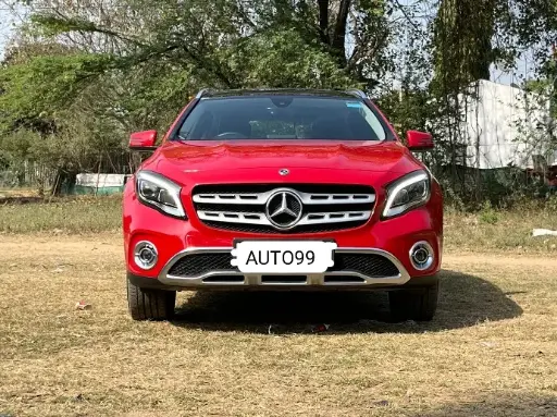 Mercedes Benz GLA 200 (PETROL)