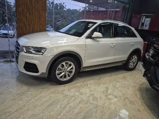 AUDI Q3 35 TDI Premium Plus	​